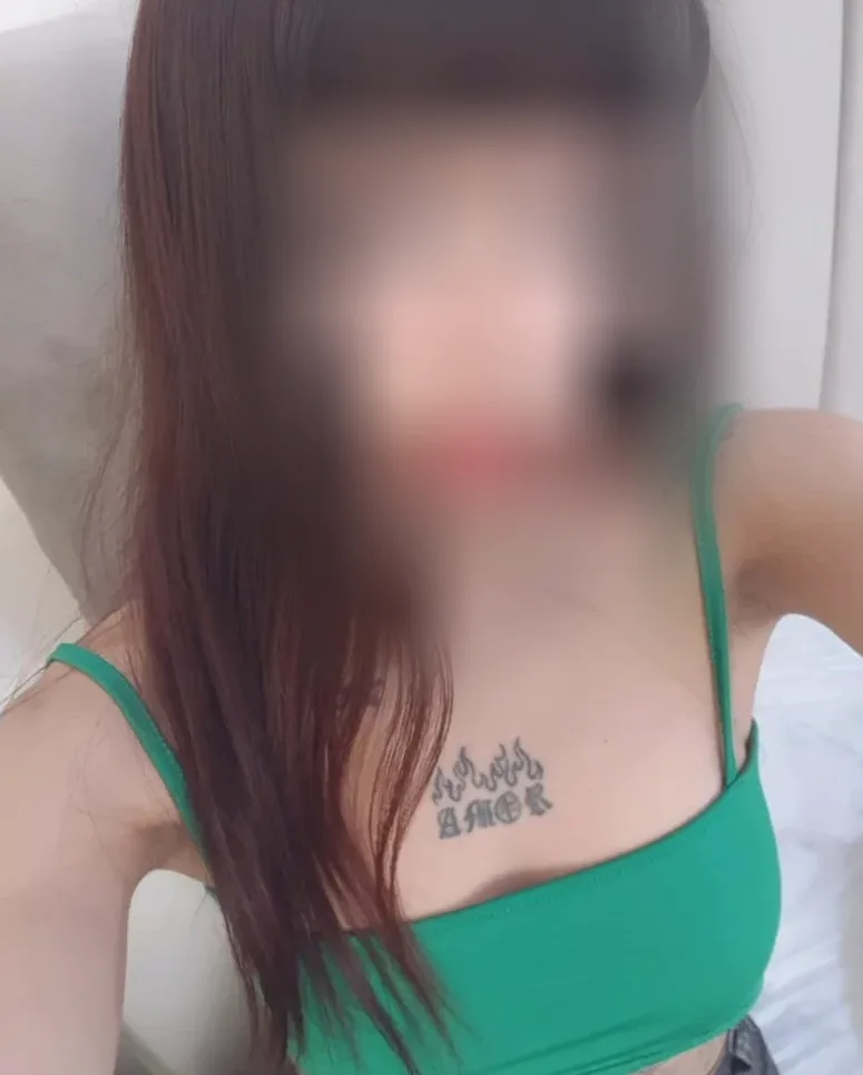Carla, 32