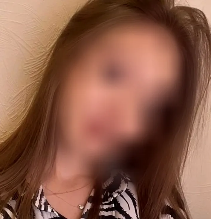 Julia, 22