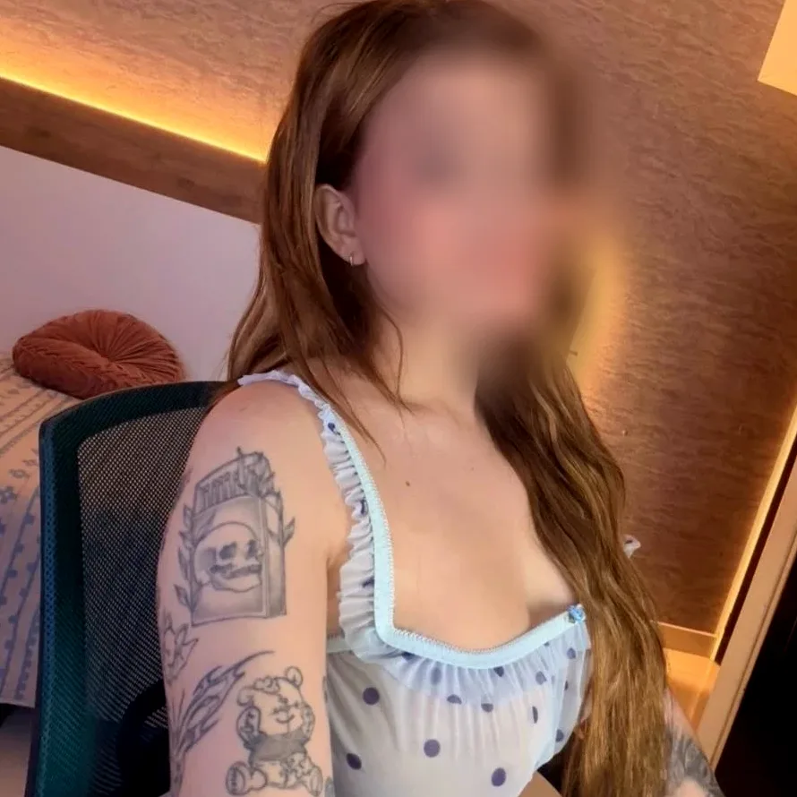 Leonie, 21