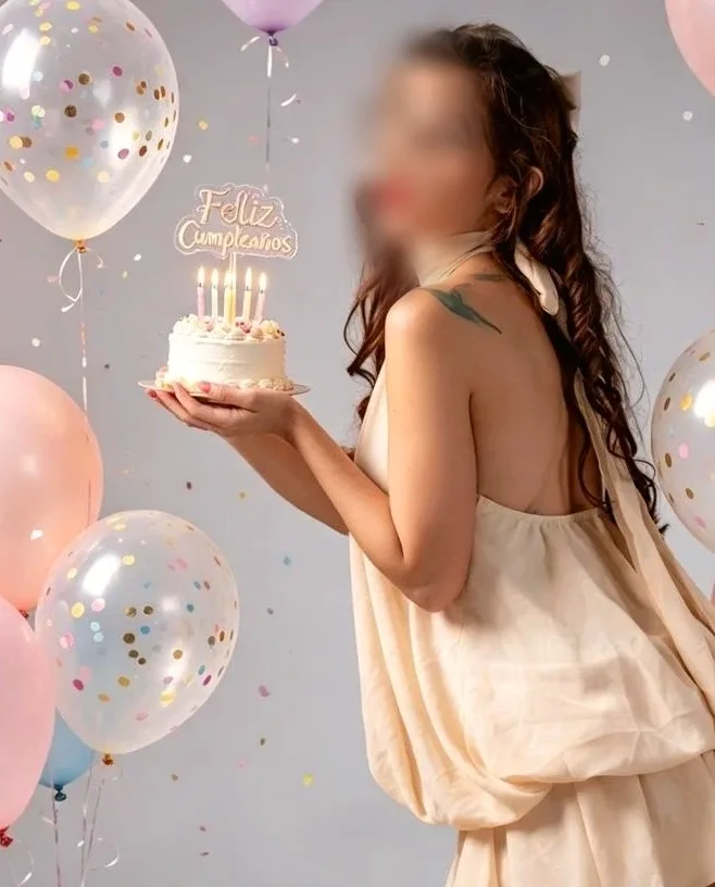 Leyla, 35