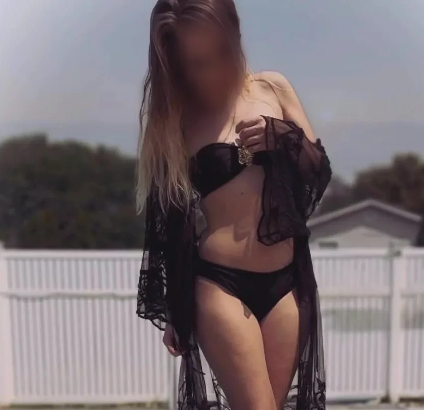 Leyla, 33