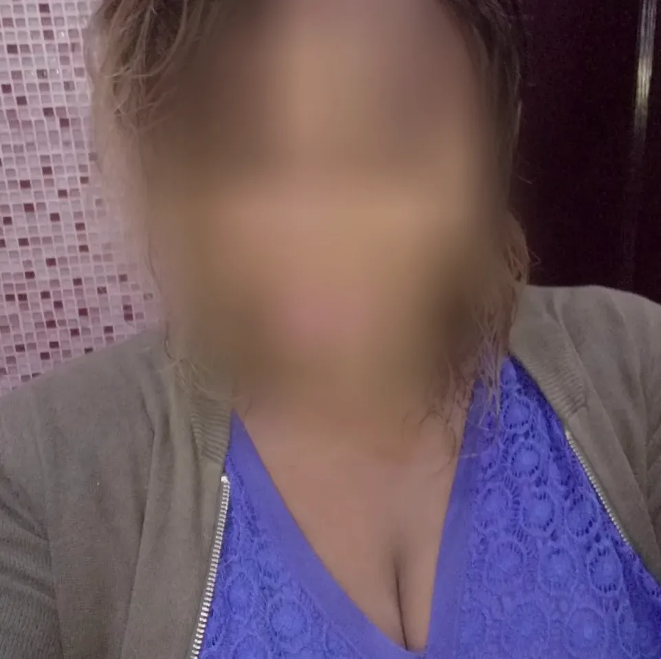 Sina, 27