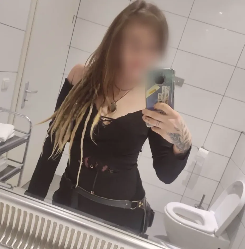 Sophie, 30